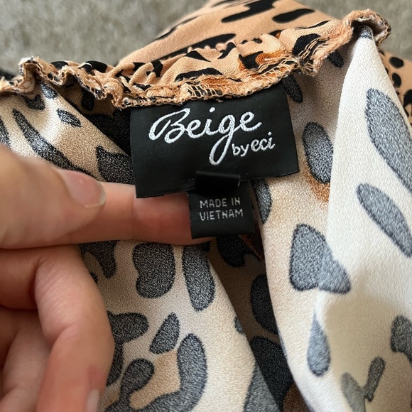 Beige by Eci Chetah Print Cropped Wide Leg Pants Women’s Size M - Picture 7 of 10